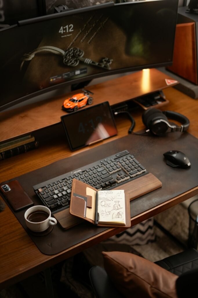 Tech Gadgets That Quietly Make Everyday Life Feel More Elevated Image 5 683x1024