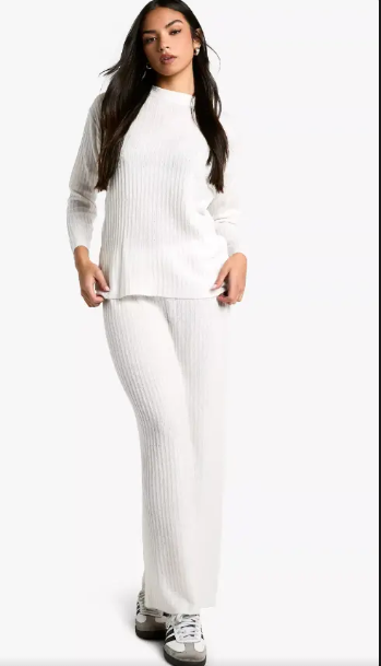 12 Elegant Women's Fashion Pieces That Elevate Every Outfit Effortlessly screenshot 2026 07 03 000429